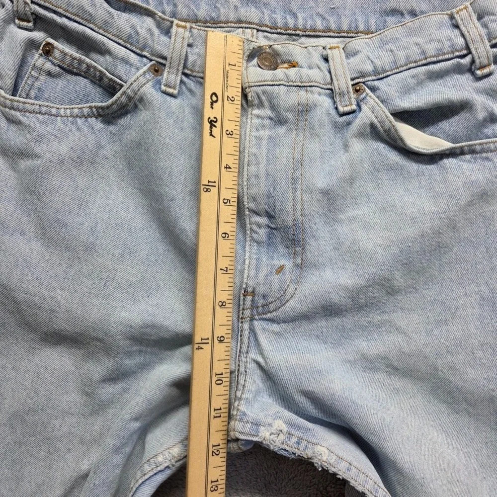 Vintage Levis Jeans Mens 32X32 Blue 840 Straight Mid Rise Light Wash 90s Denim